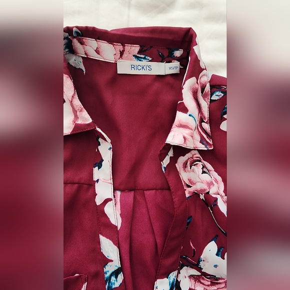 Top - Picture 2 of 2